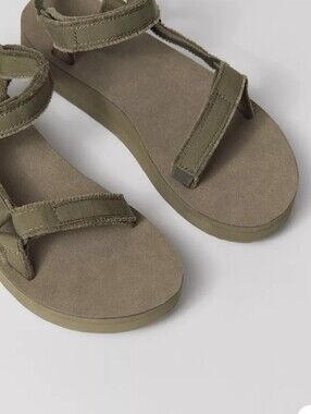 Teva Canvas Midform Universal Sandal Sz 8